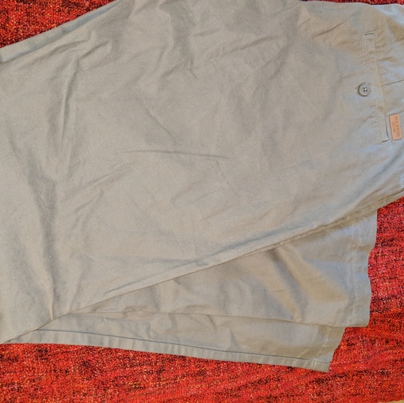 Casual pants. - Picture 2 of 3